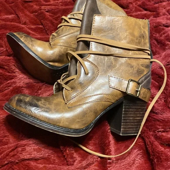 Maurice’s - Picture 3 of 5